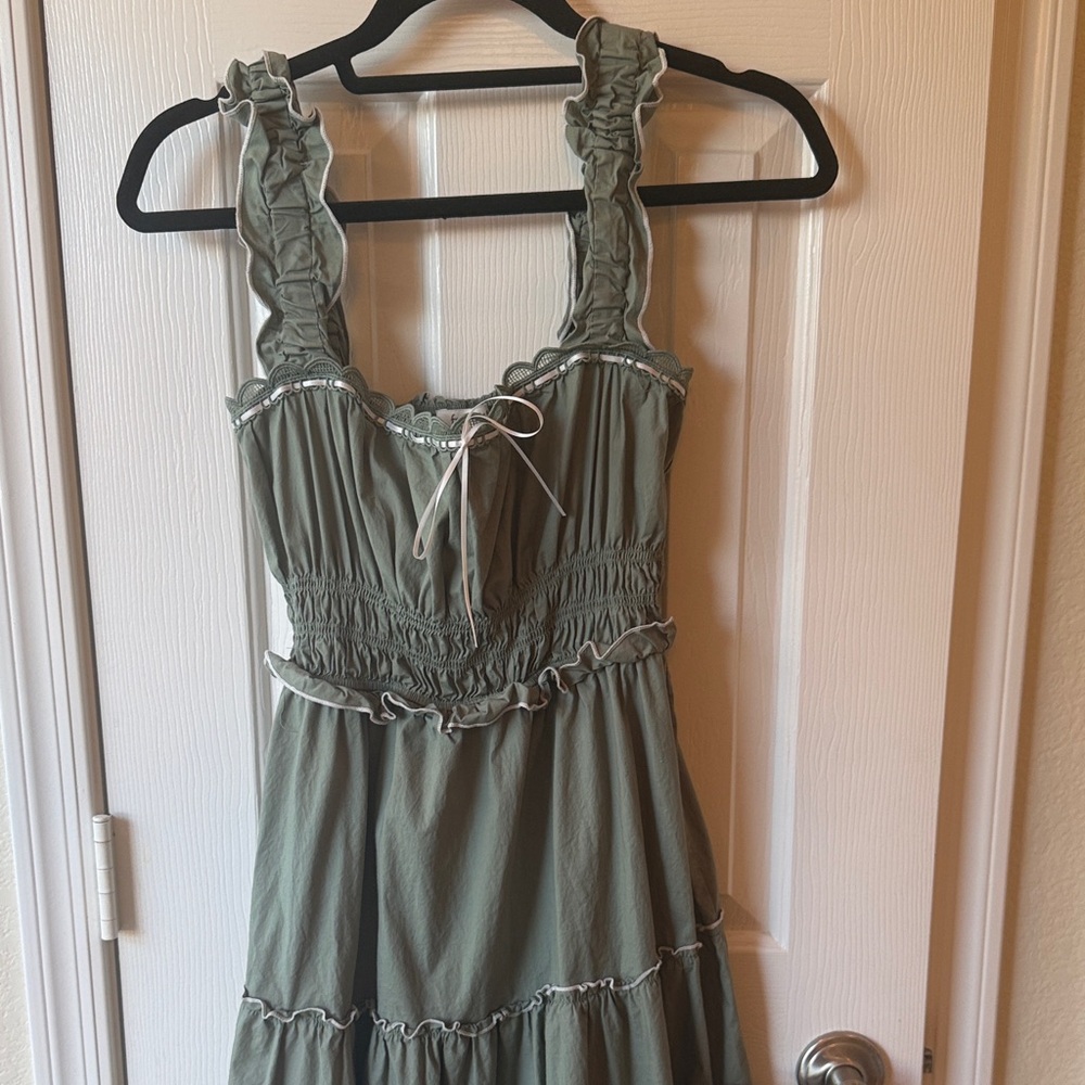 Francesca’s Green Ruffled Sleeveless Dress